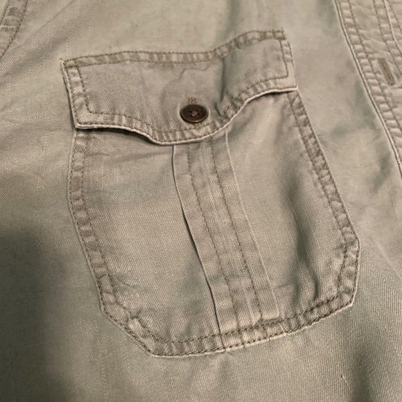 Button up - Picture 2 of 6